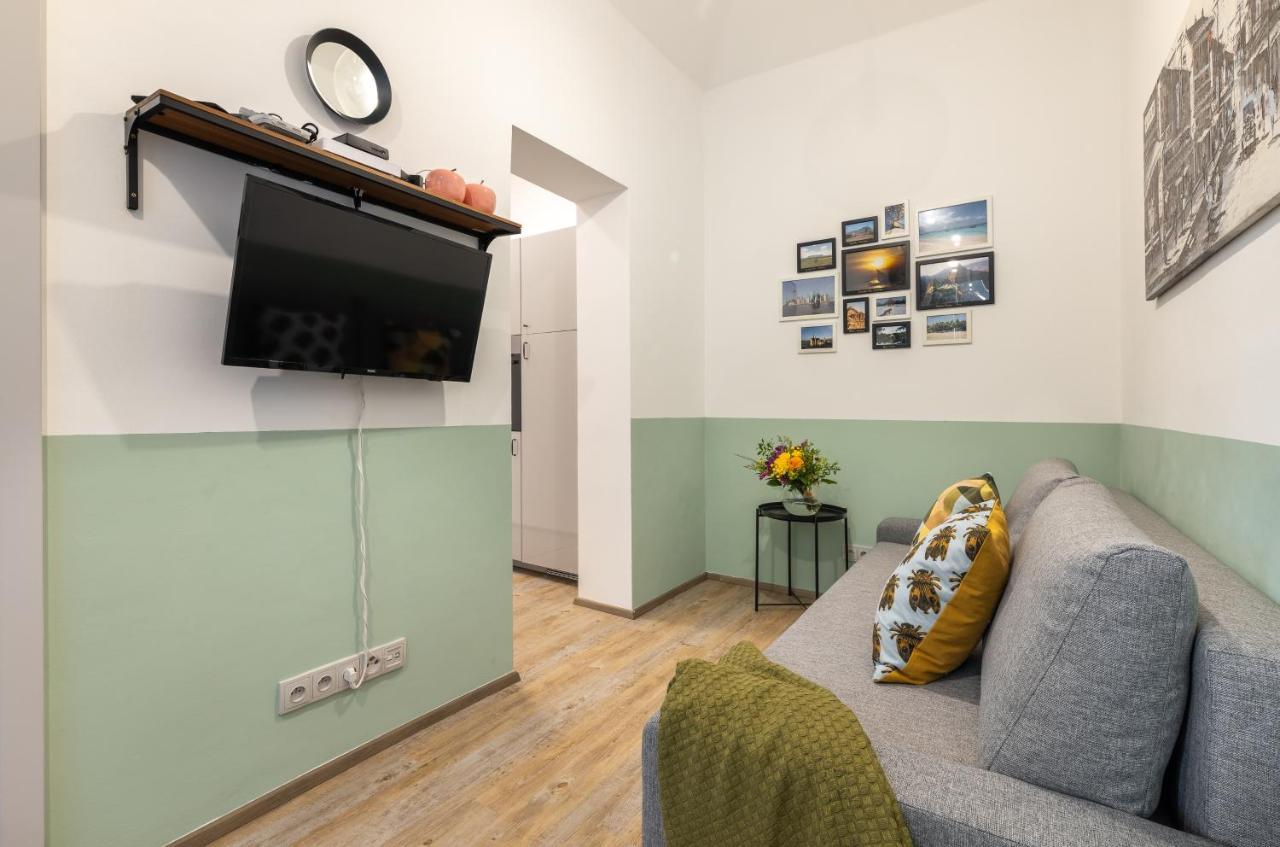 Cute 1Bedroom Center Apartment Praha Bagian luar foto