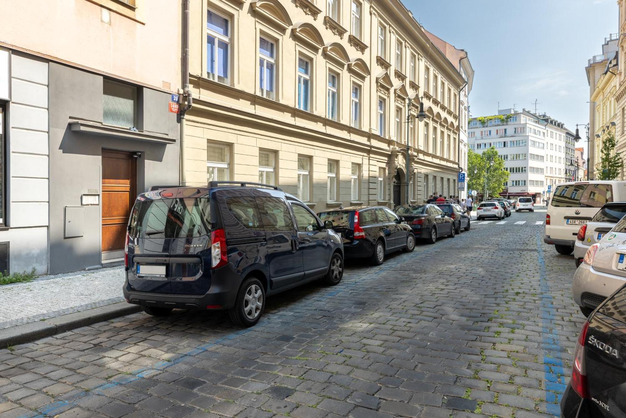 Cute 1Bedroom Center Apartment Praha Bagian luar foto